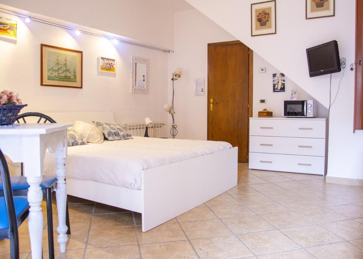 Appartamenti La Casina Porto Azzurro Buitenkant foto