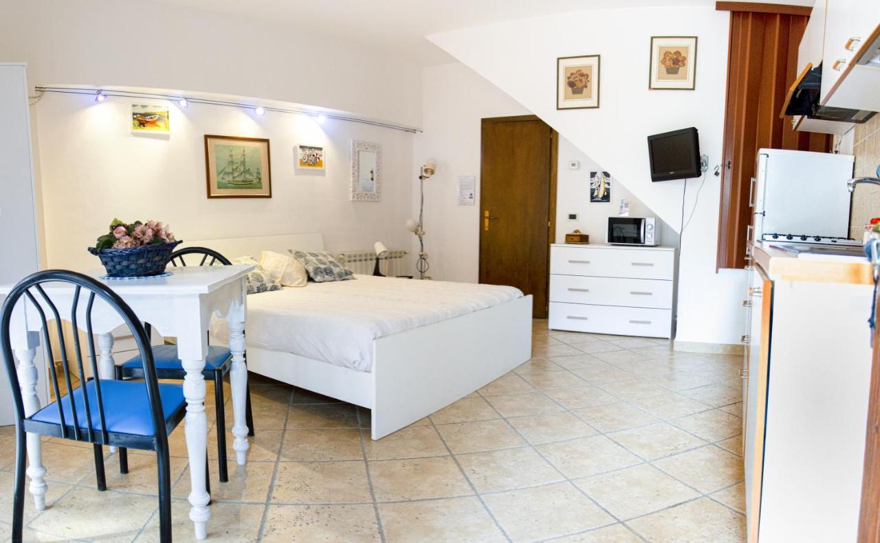 Appartamenti La Casina Porto Azzurro Buitenkant foto