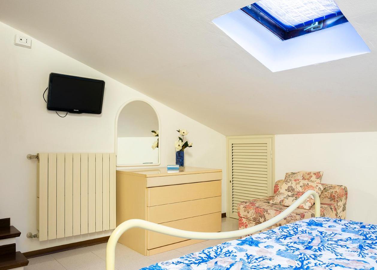 Appartamenti La Casina Porto Azzurro Buitenkant foto