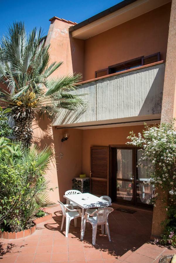 Appartamenti La Casina Porto Azzurro Buitenkant foto